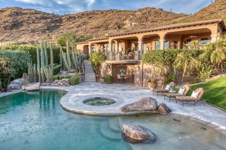 1 Private Listing