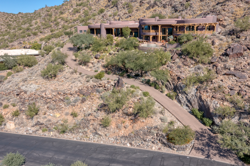 1 Pueblo Estate