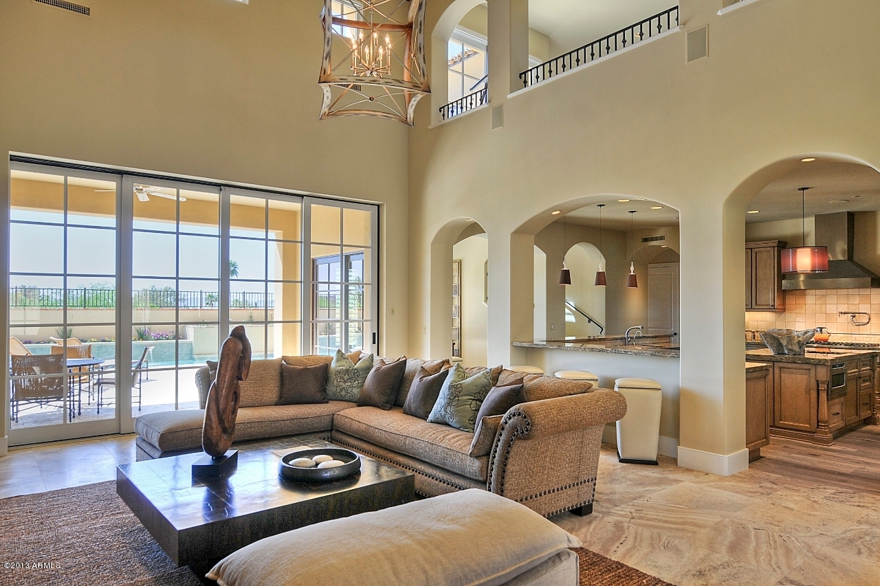 3915 E Sierra Vista Dr