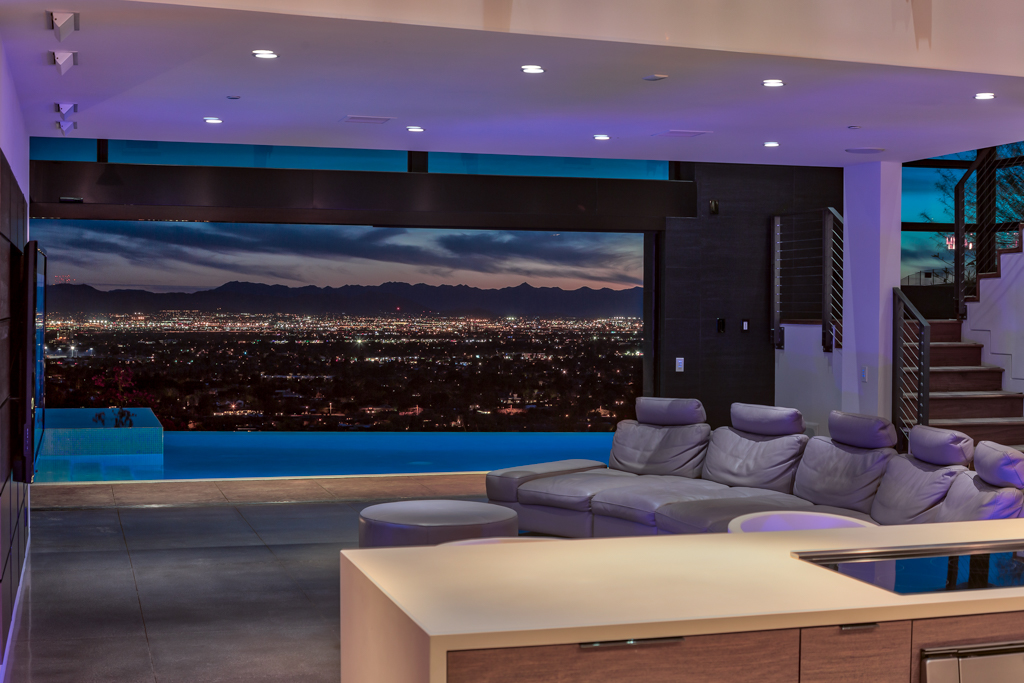 5212 E Red Rock