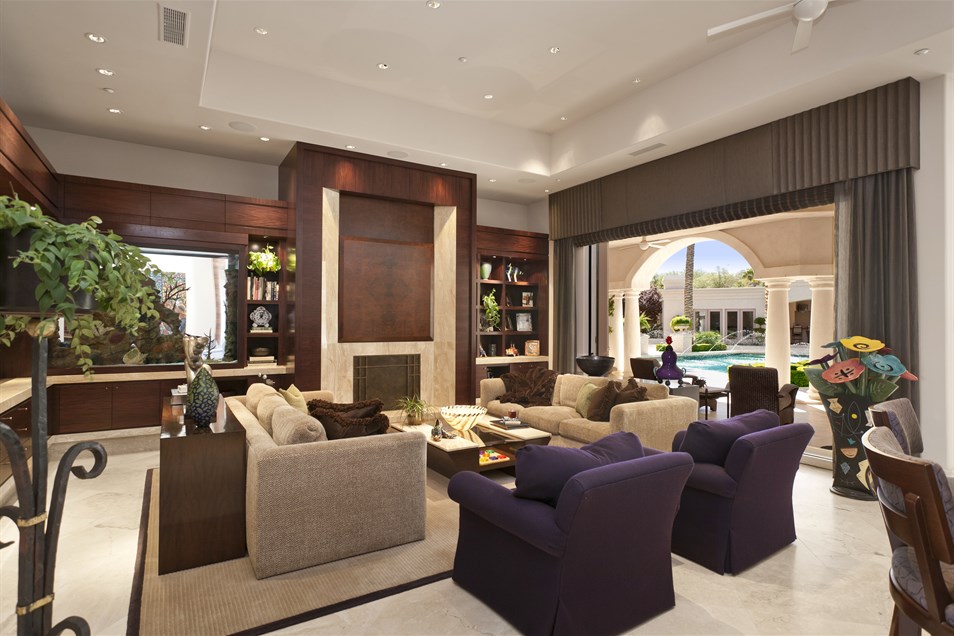 6347 East Royal Palm