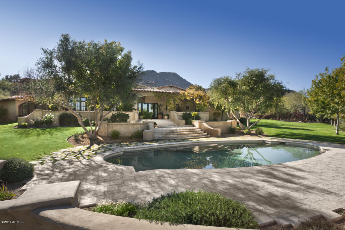 6044 E Foothill Dr North