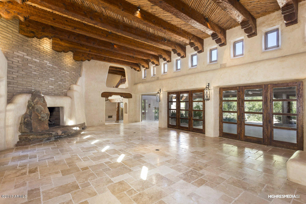5747 E Mockingbird Lane