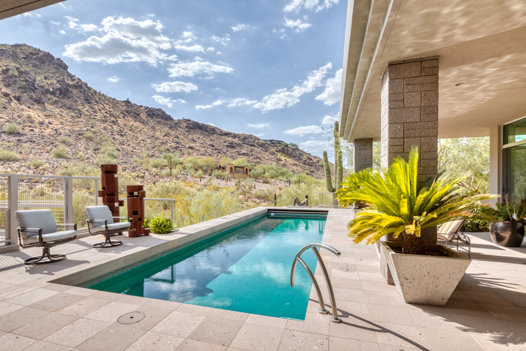 1 Private Listing