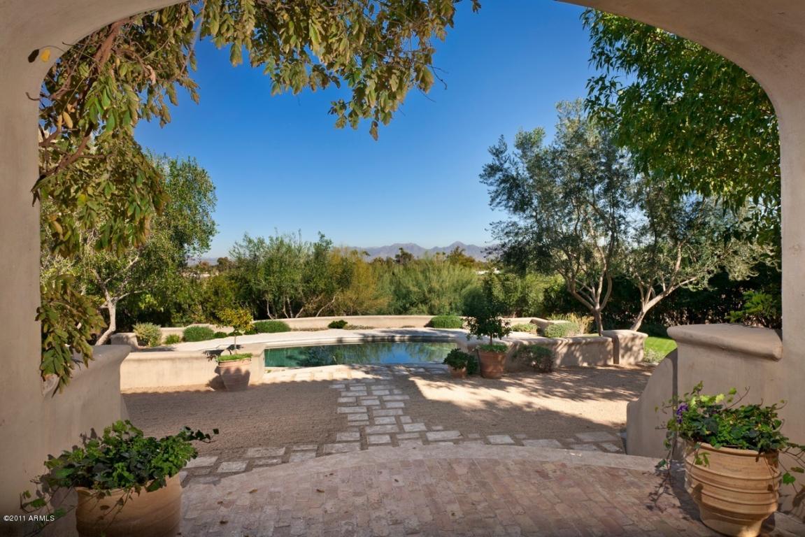 6044 E Foothill Dr North