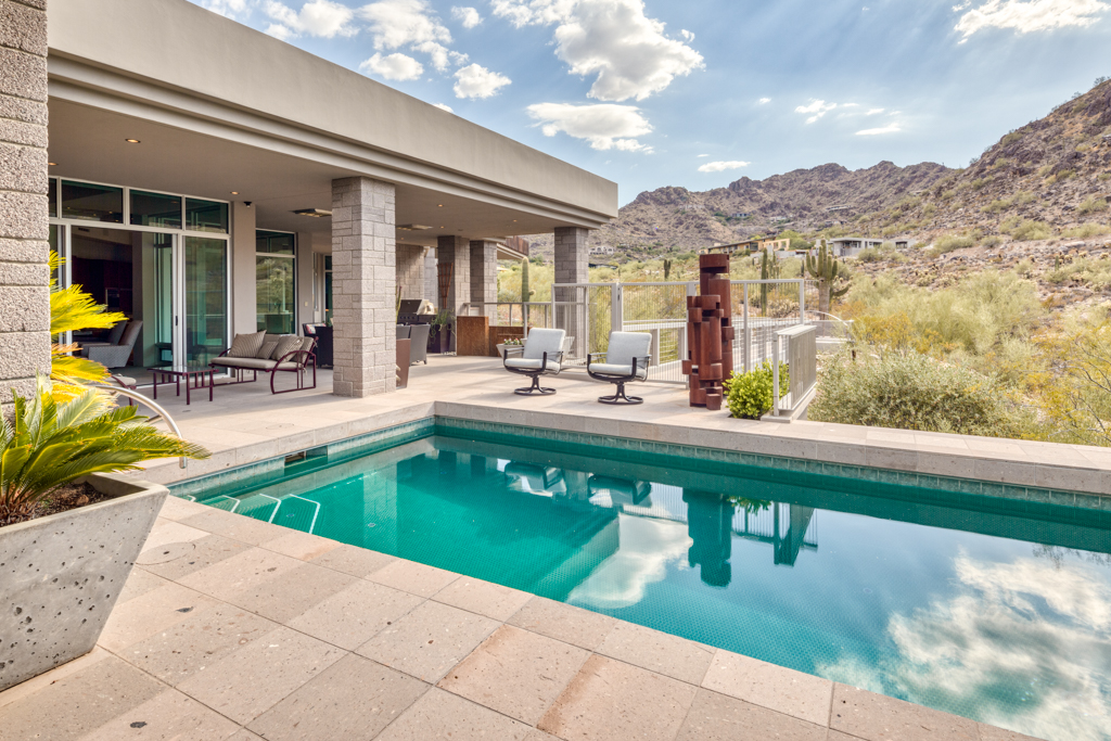 1 Private Listing