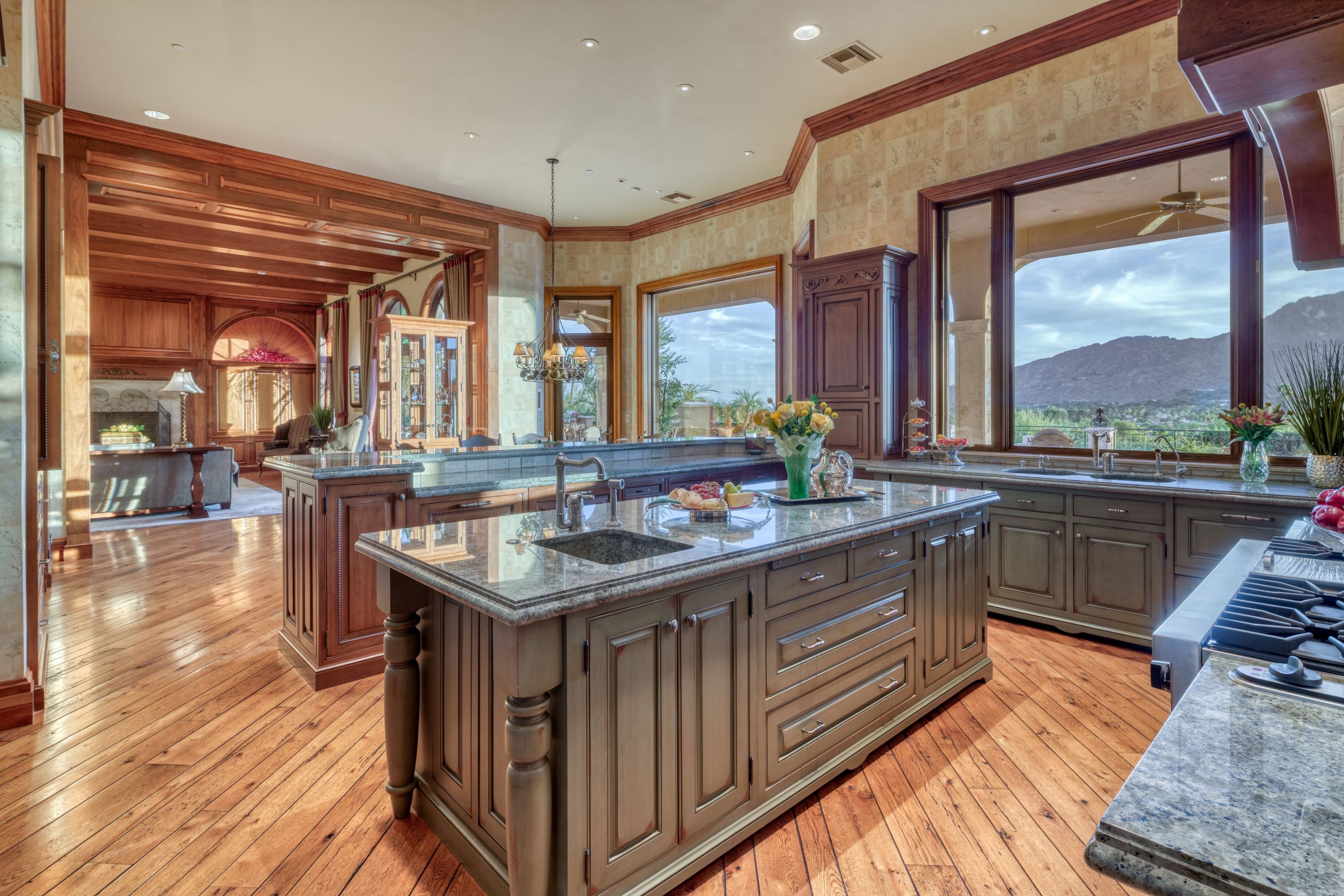 1 Private Listing