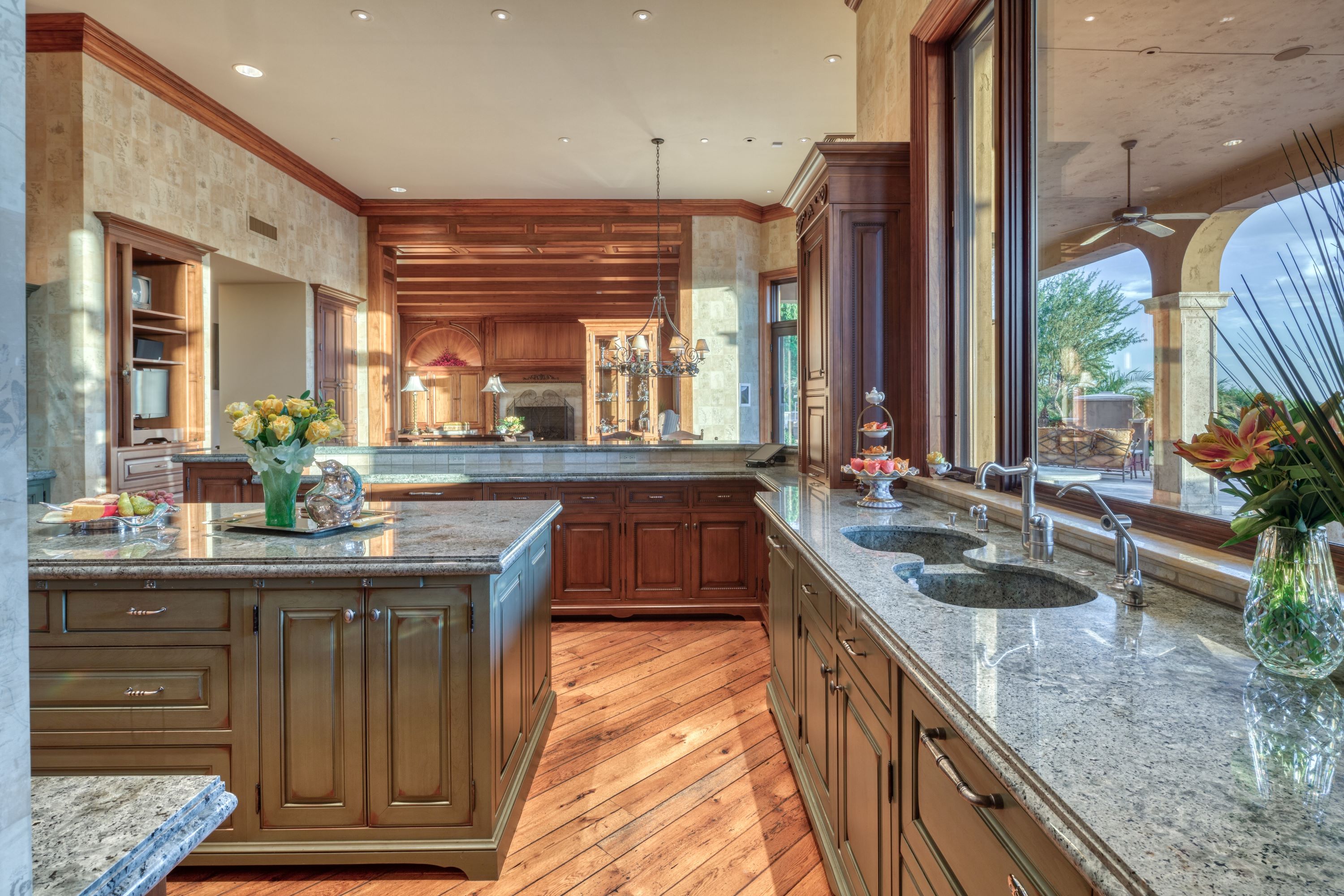 1 Private Listing