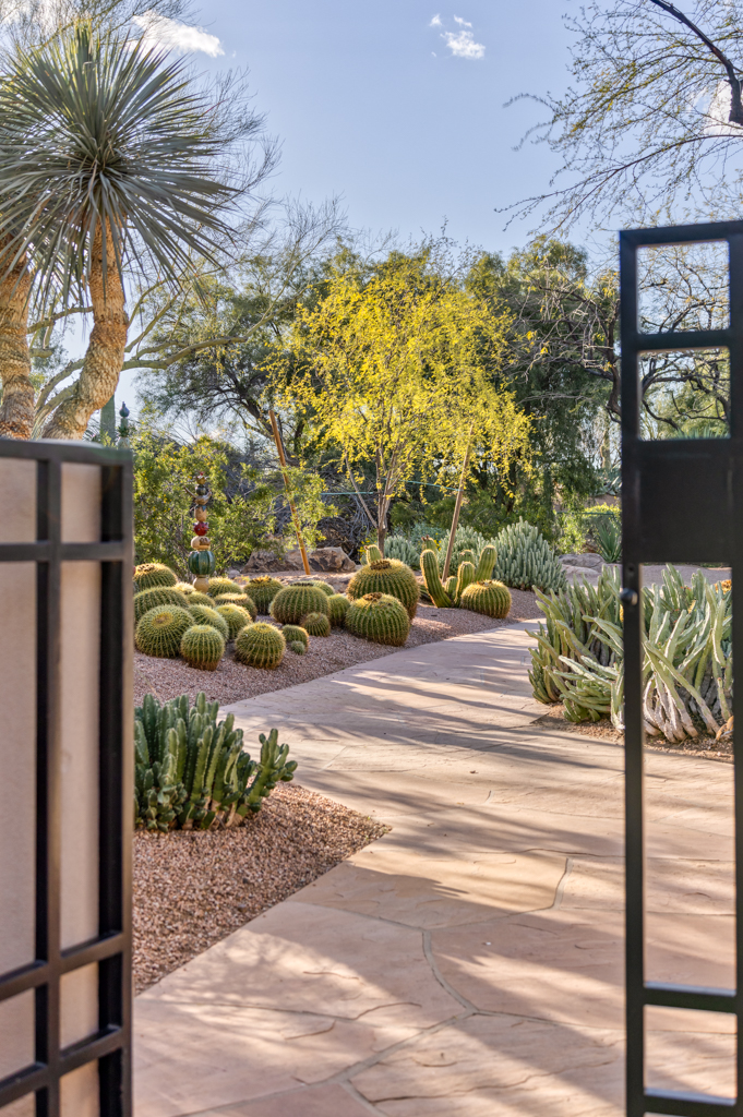 5660 N Saguaro Rd.