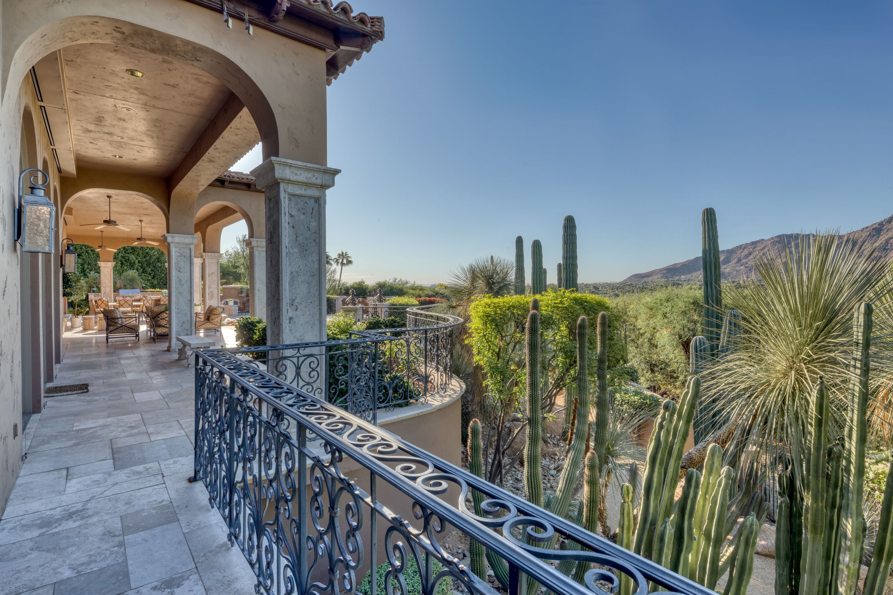 1 Private Listing