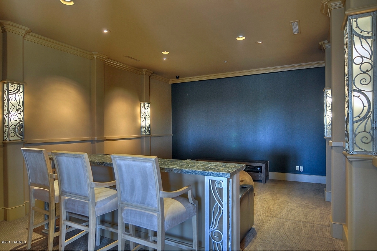 3915 E Sierra Vista Dr