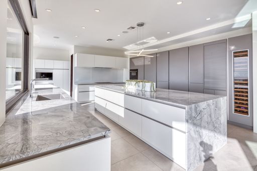 4 Private Listing