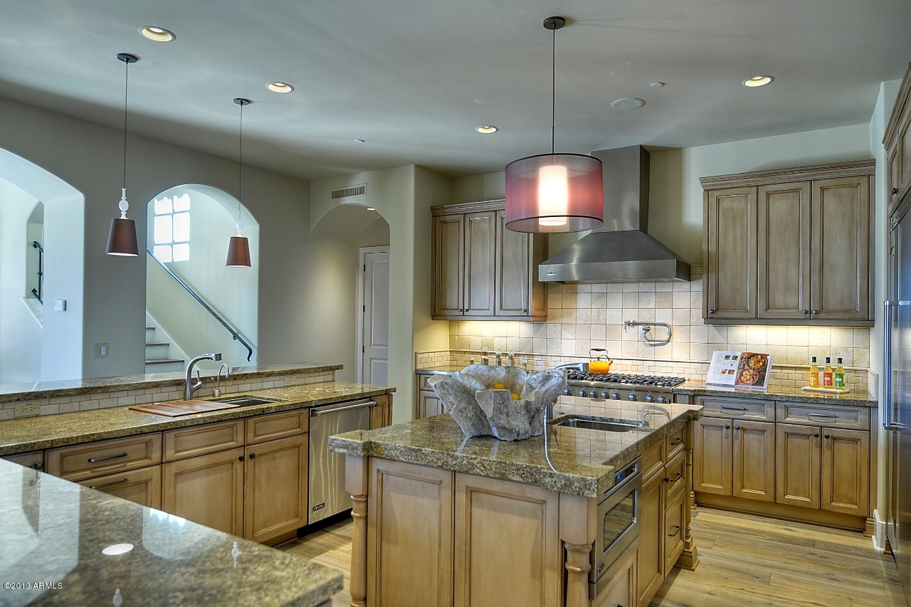 3915 E Sierra Vista Dr