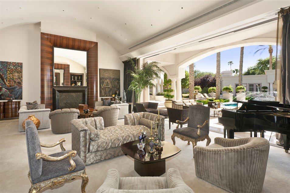 6347 East Royal Palm