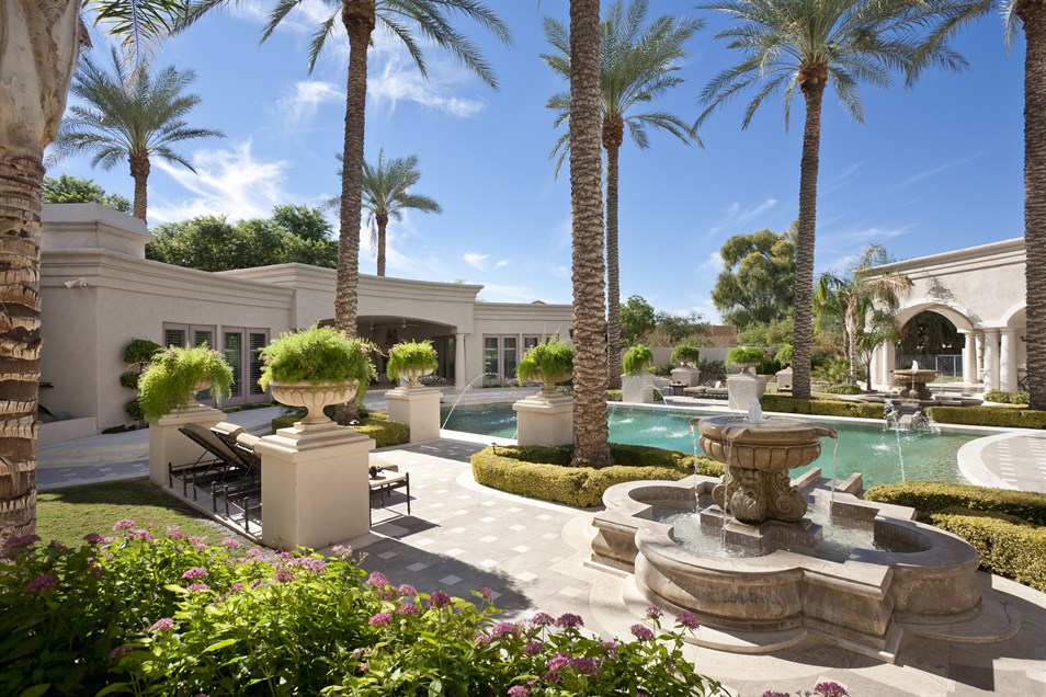 6347 East Royal Palm