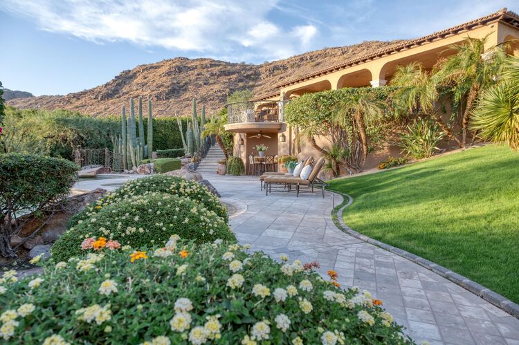 1 Private Listing
