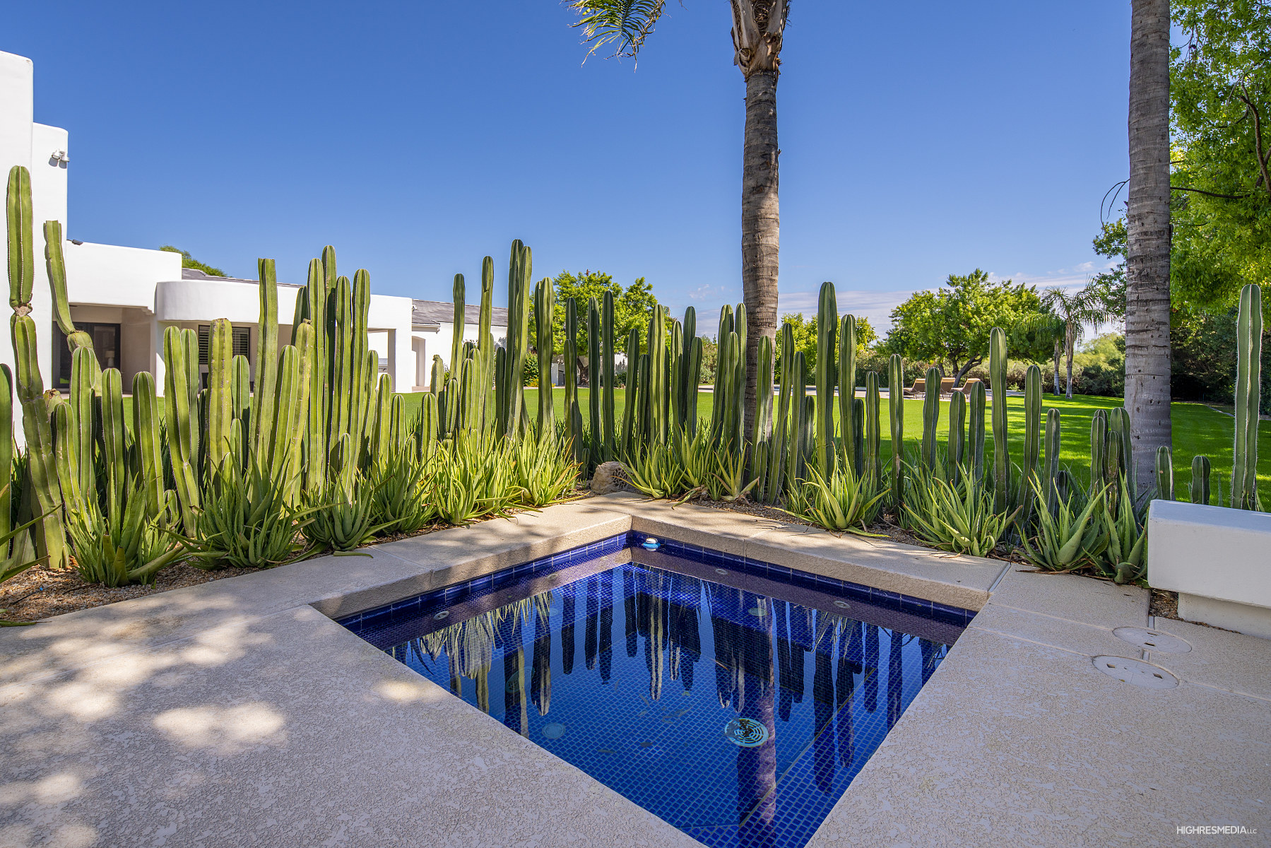 3 N  Private Listing