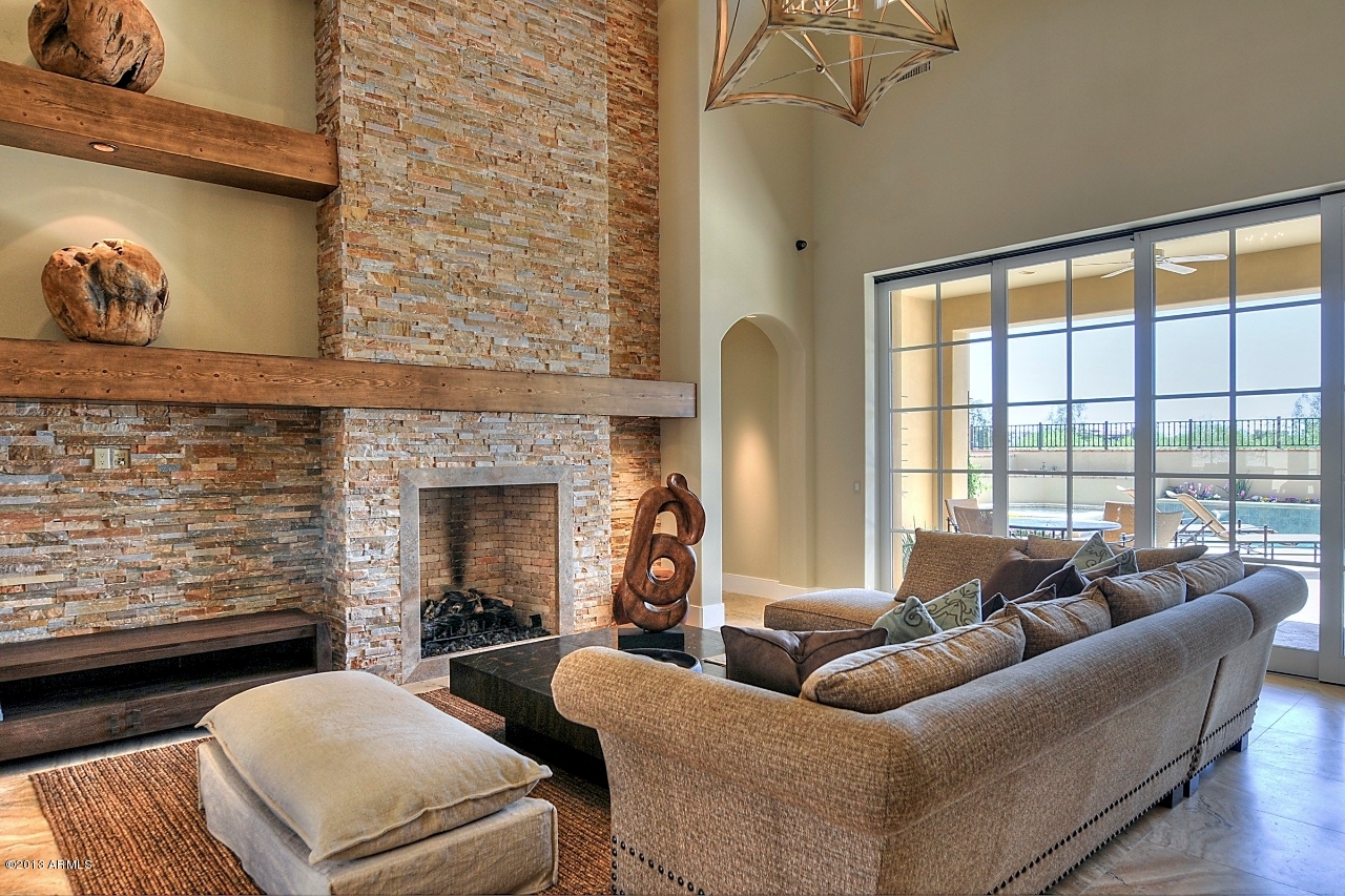 3915 E Sierra Vista Dr