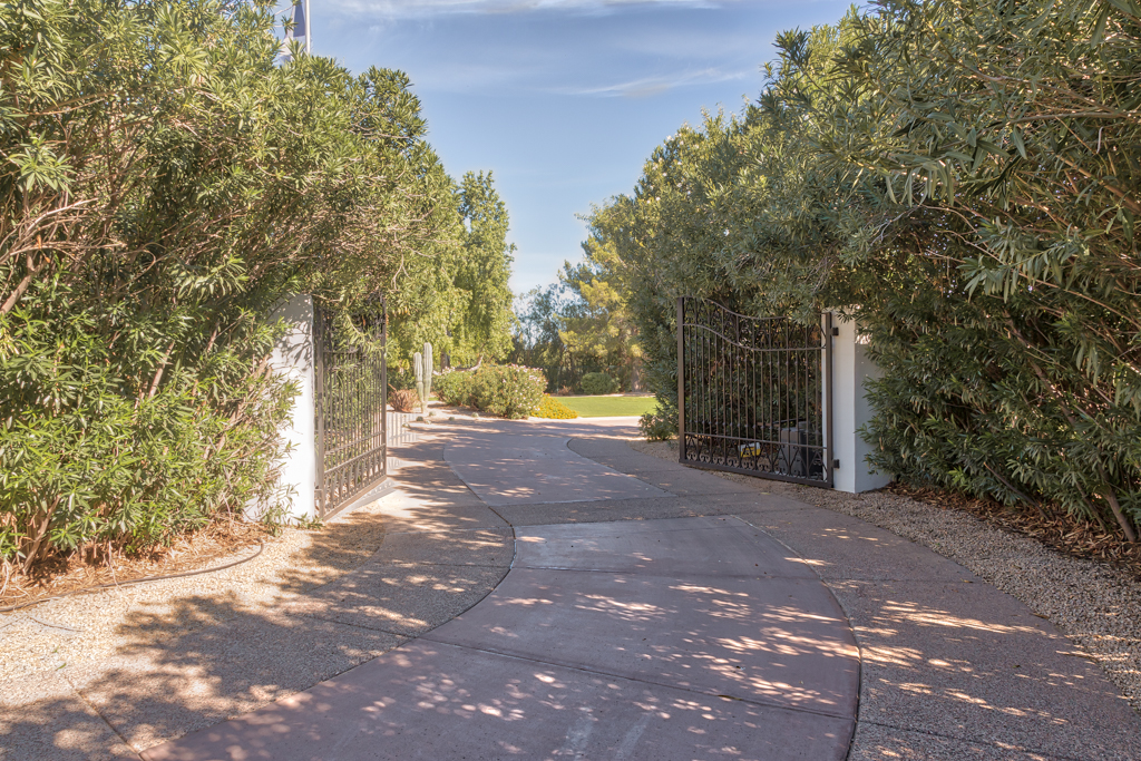 3 N  Private Listing