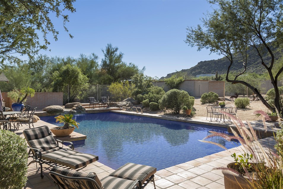 6111 N Nauni Valley Dr
