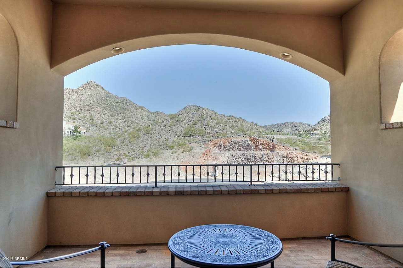 3915 E Sierra Vista Dr