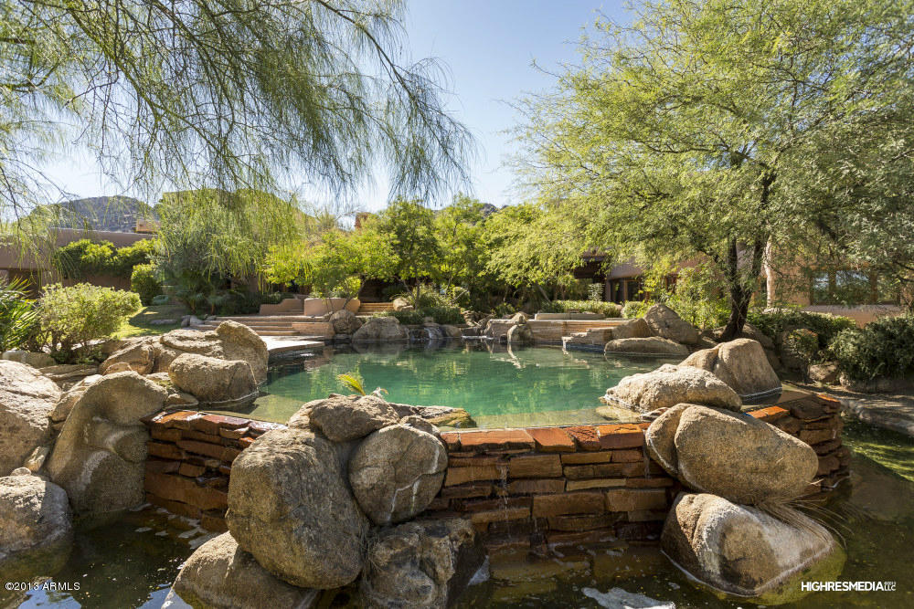 5747 E Mockingbird Lane