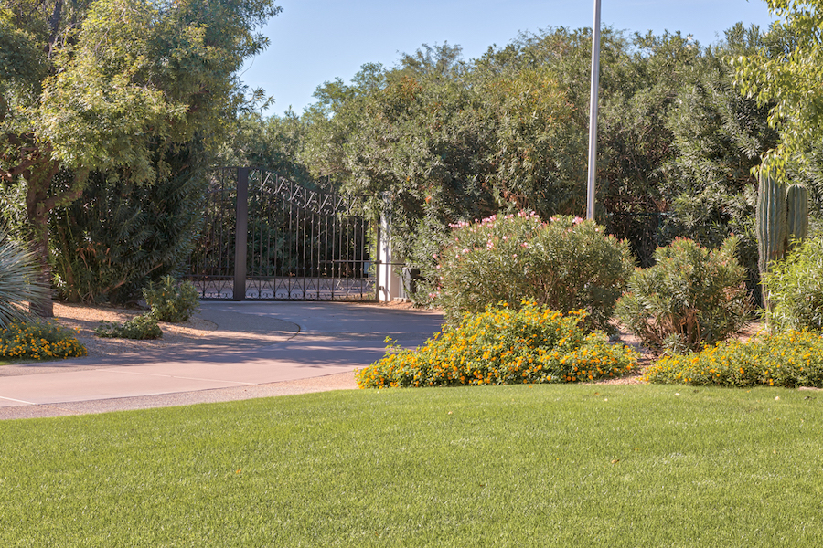 3 N  Private Listing