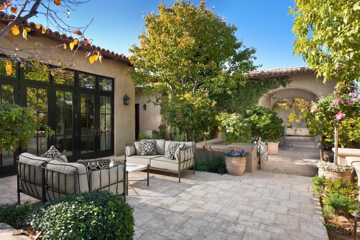 6044 E Foothill Dr North