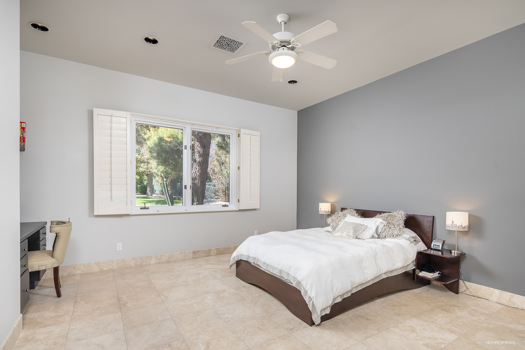 3 N  Private Listing