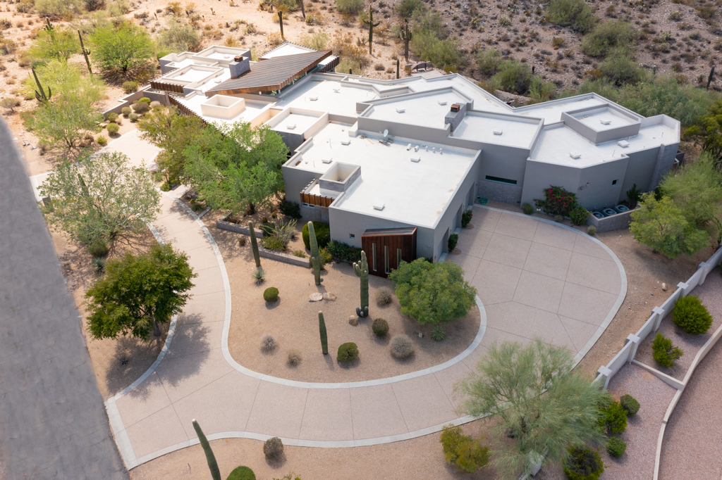1 Private Listing