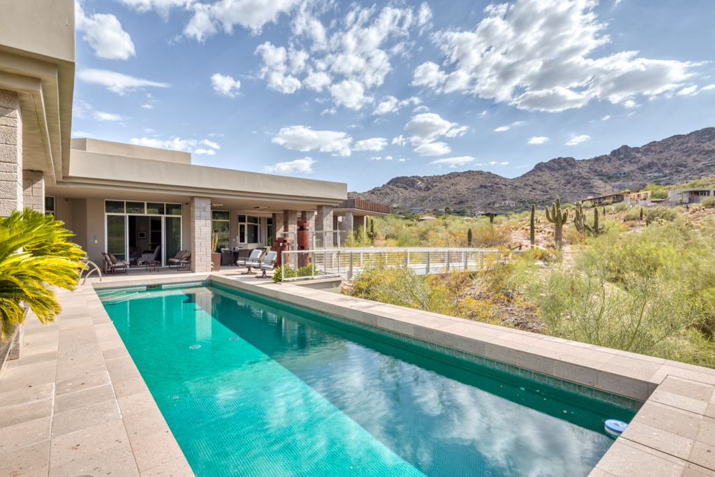 1 Private Listing