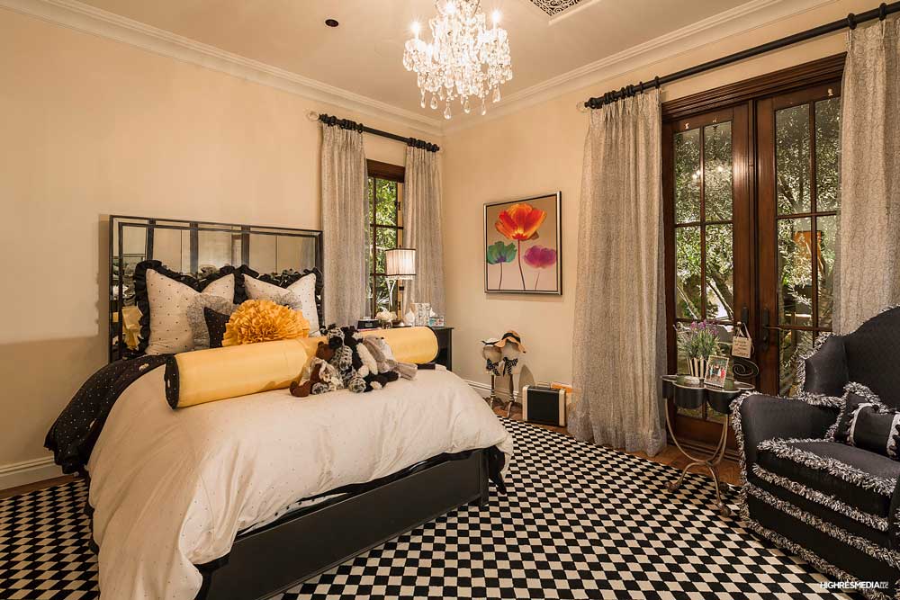 3 Private Listing