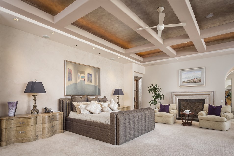 6347 East Royal Palm
