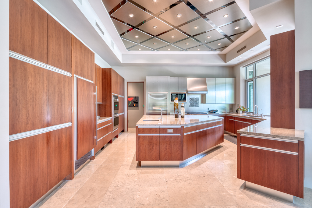 1 Private Listing