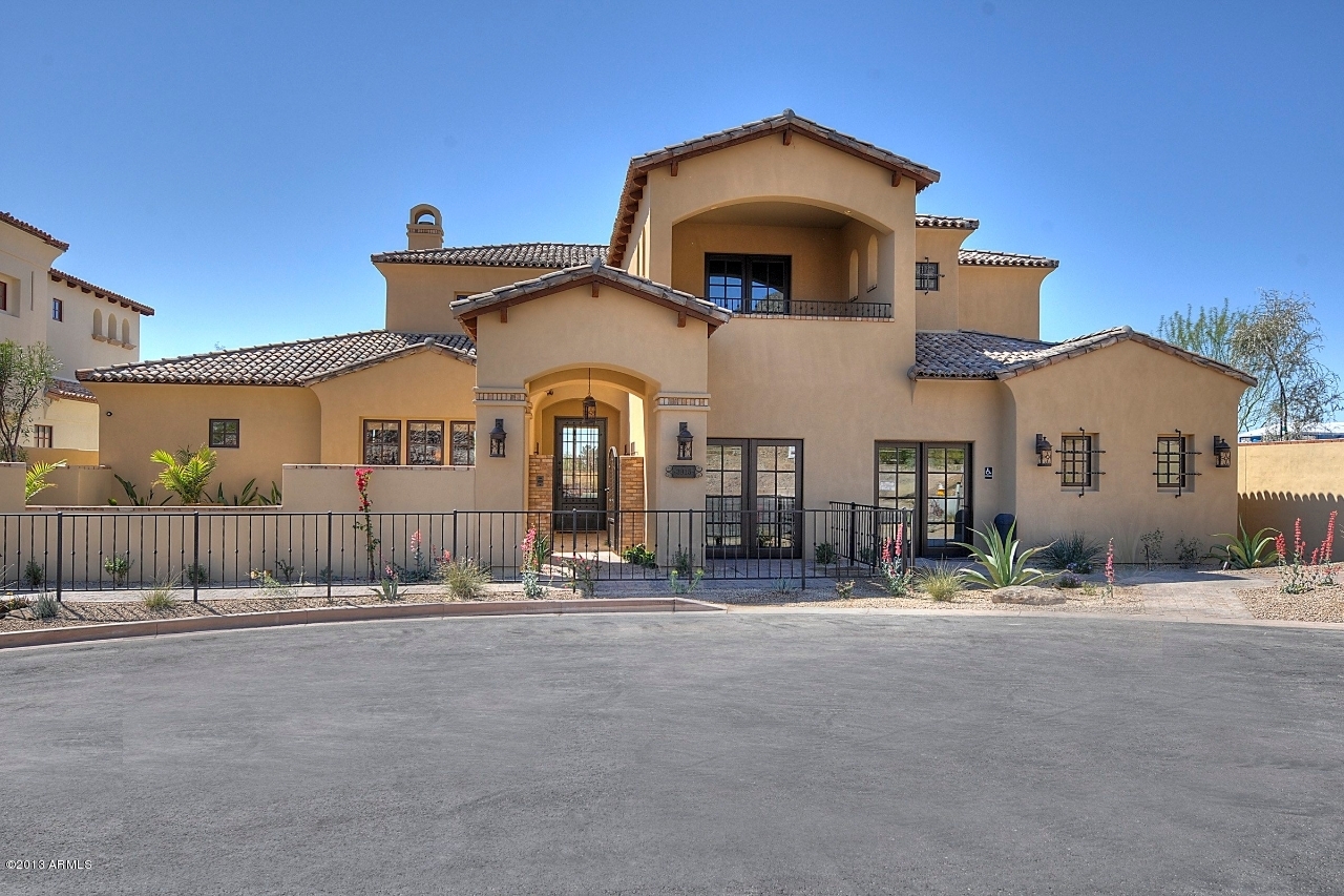 3915 E Sierra Vista Dr