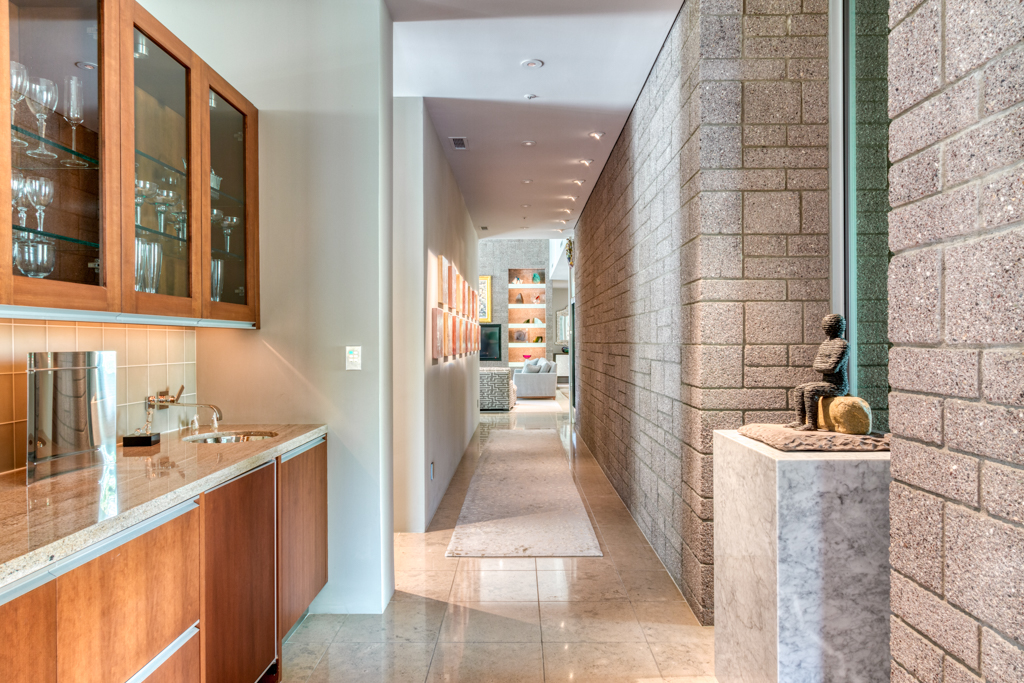 1 Private Listing