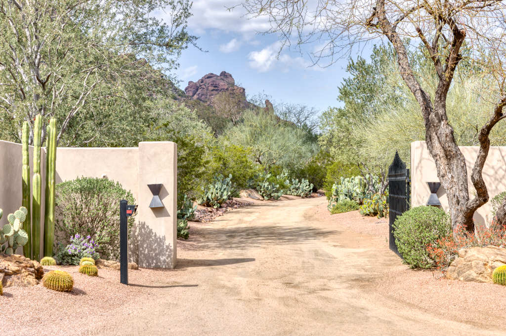 5660 N Saguaro Rd.
