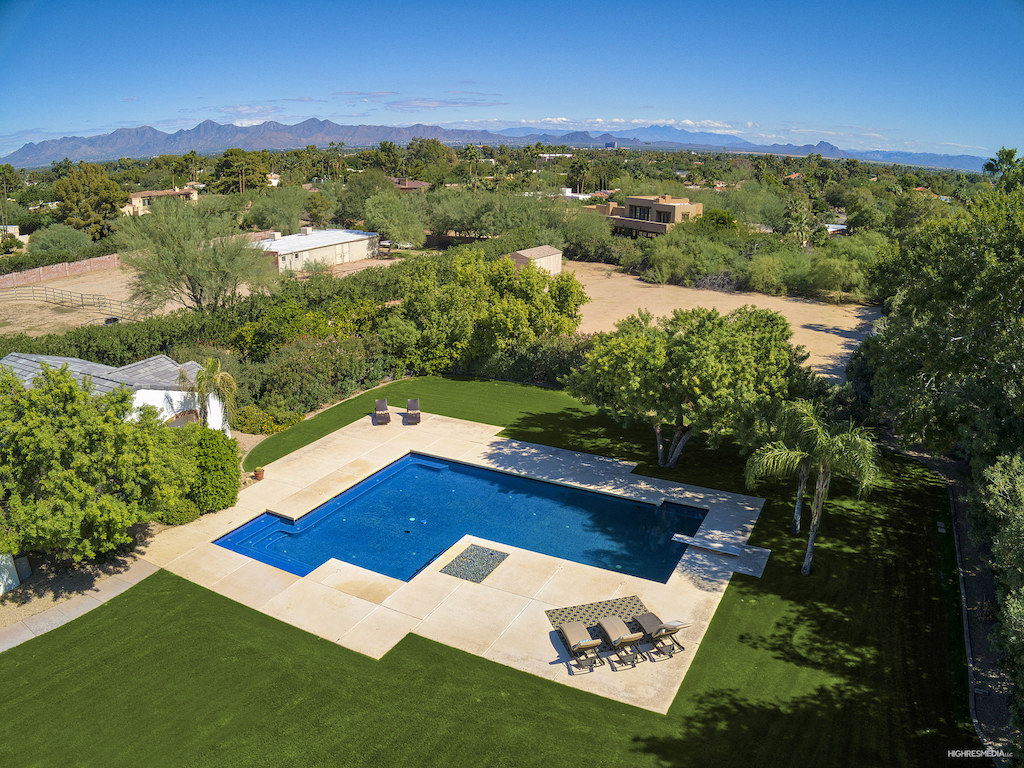 3 N  Private Listing