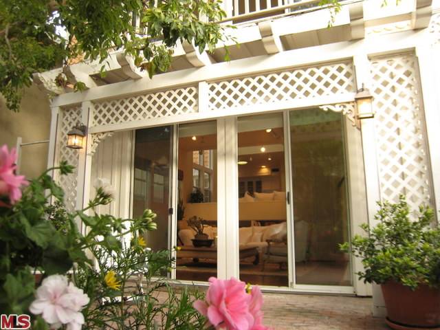 216 Bicknell Ave