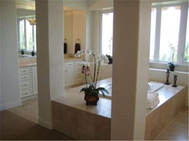 16738 Via La Costa