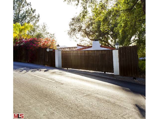 21154 Entrada Rd
