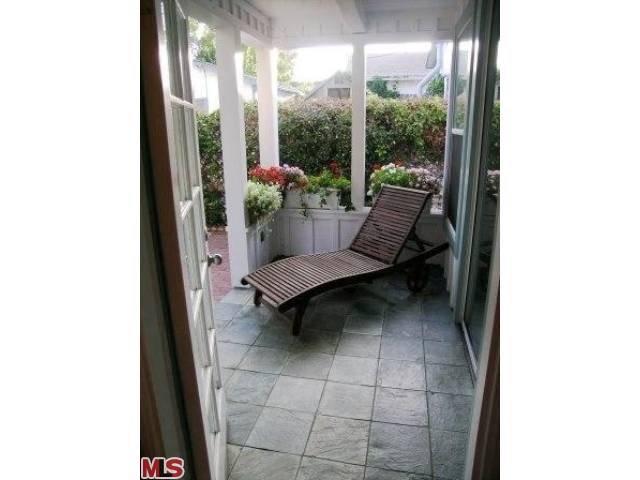 216 Bicknell Ave