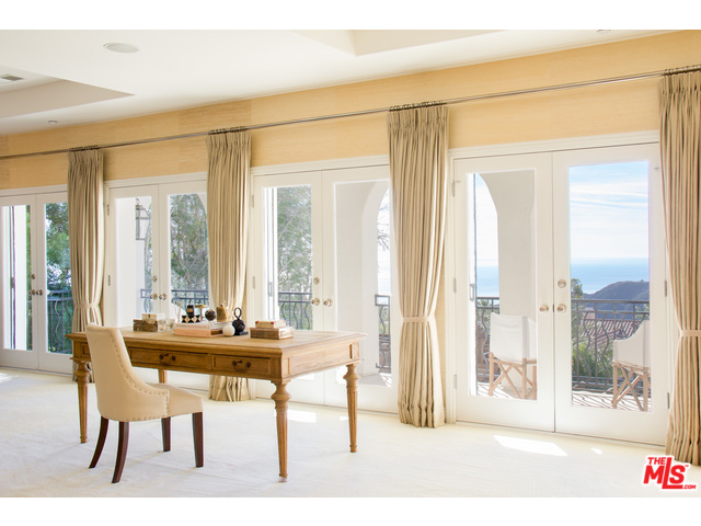 16738 Via La Costa
