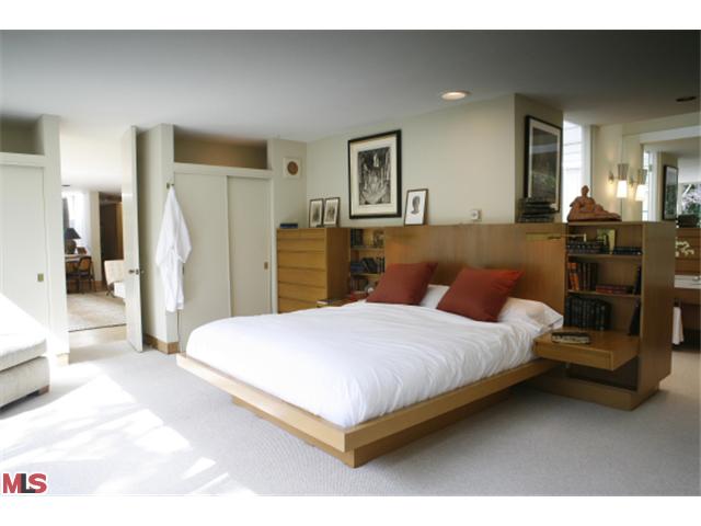 452 Loring Ave