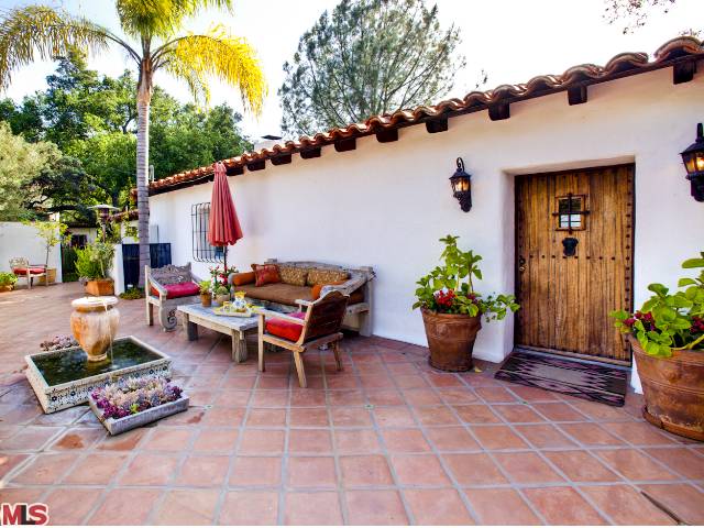 21154 Entrada Rd