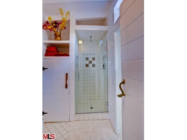 21154 Entrada Rd