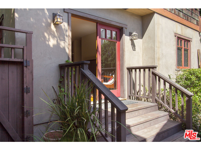 558 Rialto Ave