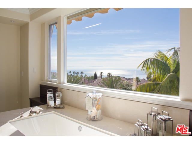 16738 Via La Costa
