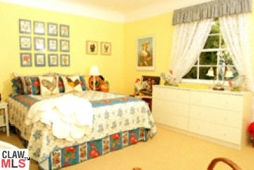 119 N Bundy Dr