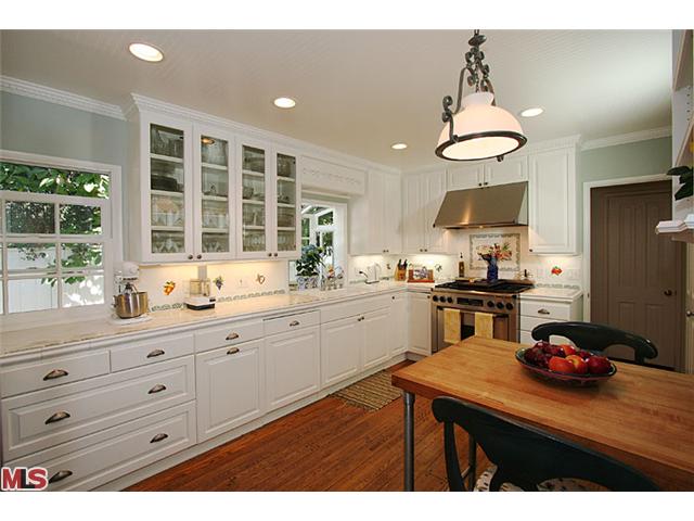 2301 Mandeville Canyon Rd
